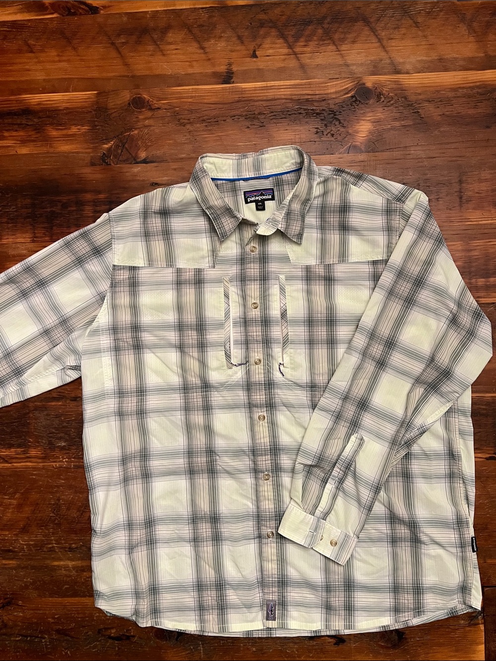 Patagonia Men’s Light Green and Gray Plaid Button-Down Shirt